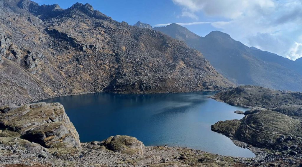 Bhairav Kunda, on tha way to Gosainkunda