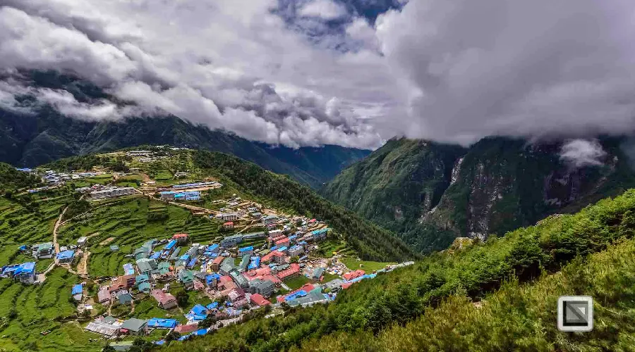 Trek to Namche Bazaar (3441m)